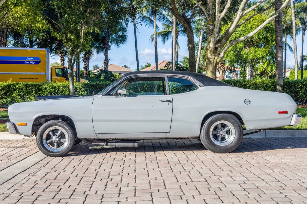 ミニカー 74 ENGLISH LEATHER PLYMOUTH DUSTER 1974 Plymouth Duster | Beverly Hills Car Club